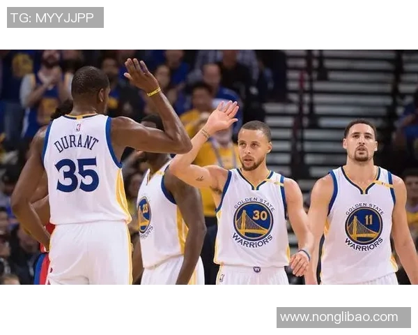 球队信息全解析：从历史成就到现役阵容的全面介绍与分析